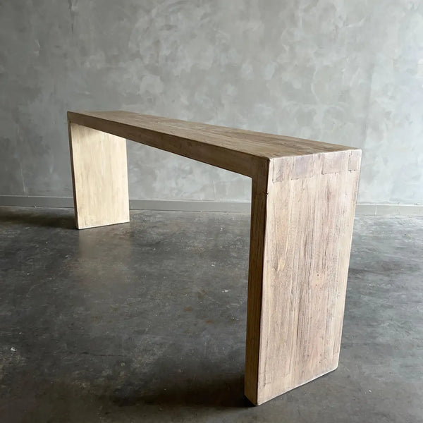 Modena Console