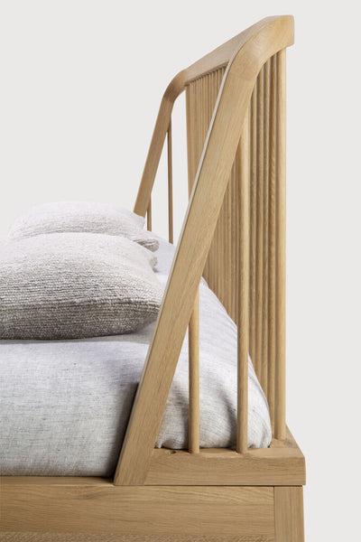 Spindle Bed - Oak