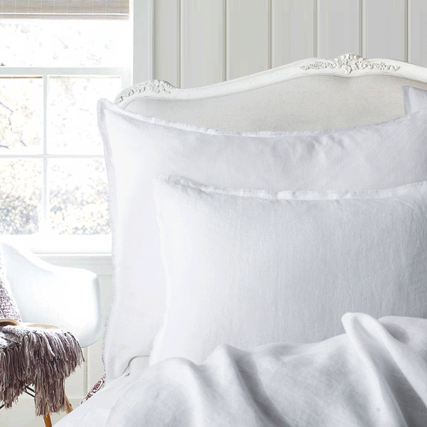 Lilah Pillow - White