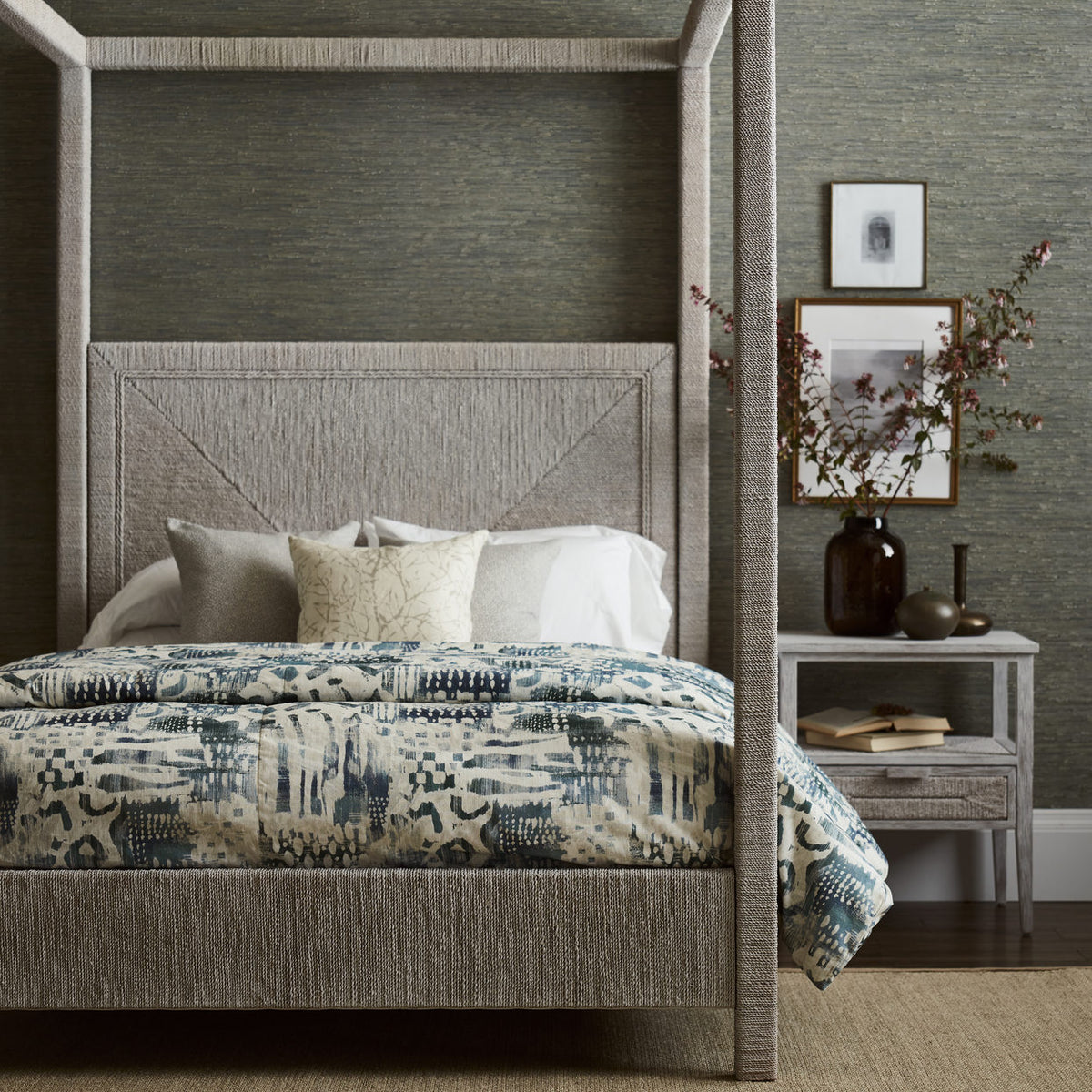 Woodside Canopy Bed - White Wash
